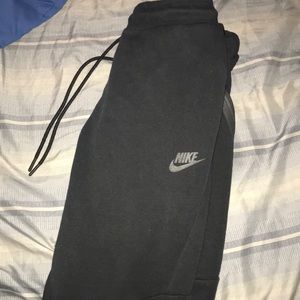 Nike tech joggers